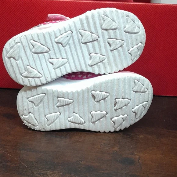 Barbie Toddler 7 Girls Pink Light Up Velcro Sneakers - Picture 5 of 5